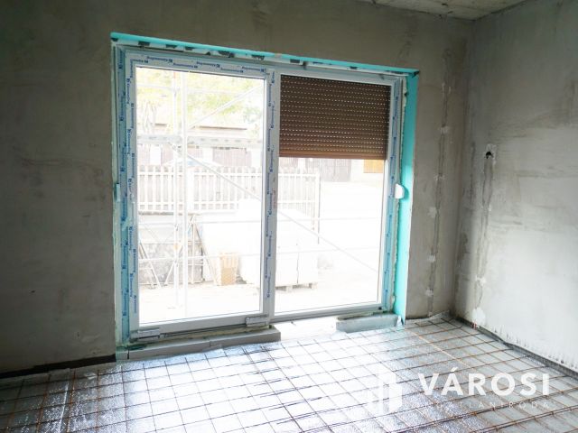 Gyálon eladó új építésű 4 hálós ikerfél csendes utcában