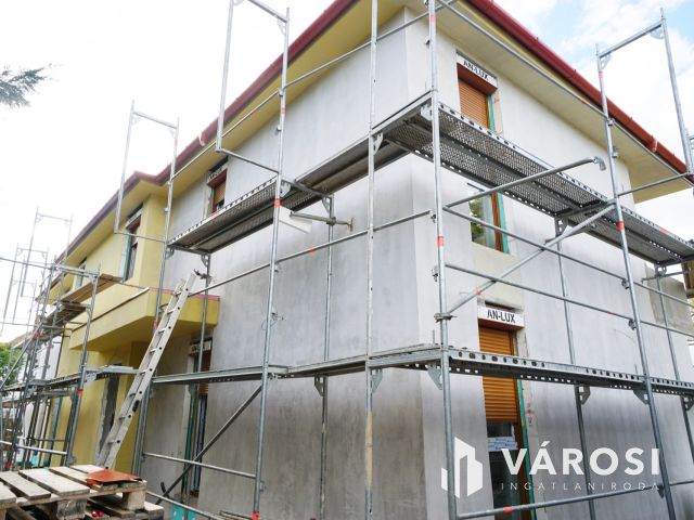 Gyálon eladó új építésű 4 hálós ikerfél csendes utcában