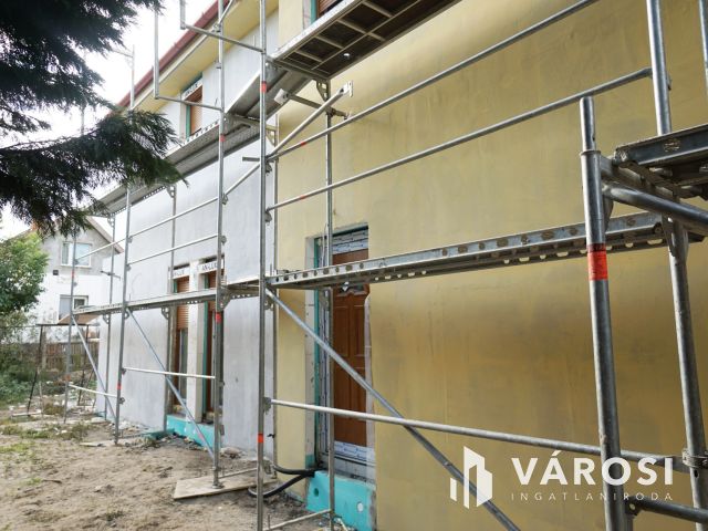 Gyál csendes utcájában 4 hálós új építésű ikerfél eladó